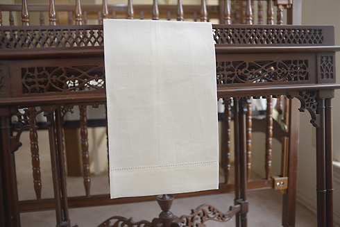 English Bone China (color) Linen Hemstitch Guest Towels